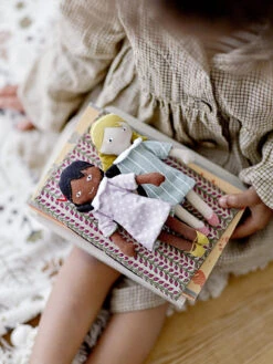 Hella & Stella Doll -Babyartikelgeschäft bloomingville mini hella and stella doll 3