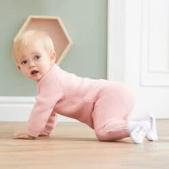 Strickoverall Langarm In Rosa -Babyartikelgeschäft bornino strickoverall langarm in rosa 4