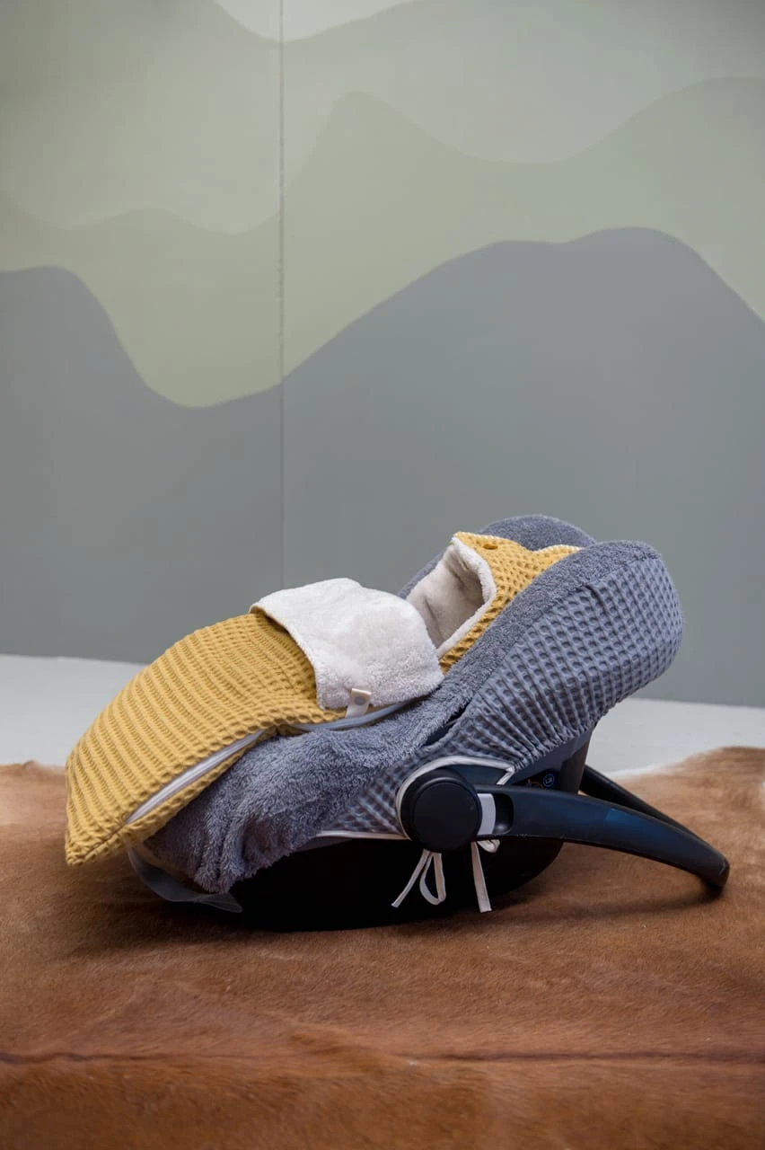 Babyschalenbezug 0+ 3 Punkte Antwerp In Grau 4 Babyschalenbezug 0+ 3 Punkte Antwerp In Grau – Bild 2