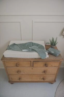 Umschlagtuch Für Neugeborene Dijon Daily In Grün -Babyartikelgeschäft koeka umschlagtuch fur neugeborene dijon daily in grun 4